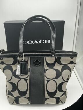 Classic Coach Signature Tote Bag Black Beige Canvas Leather Zip Top Large
